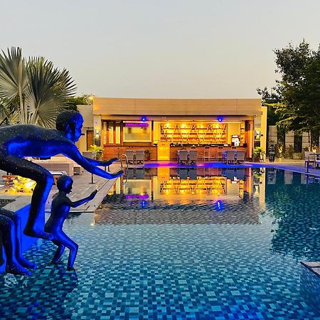 The Grand Arc Hotel & Convention Centre Shahjahanpur Eksteriør billede