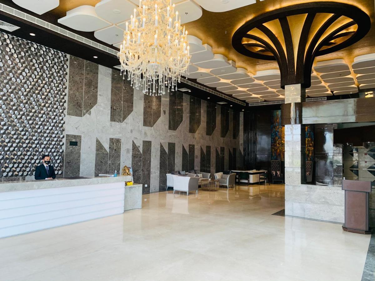 The Grand Arc Hotel & Convention Centre Shahjahanpur Eksteriør billede