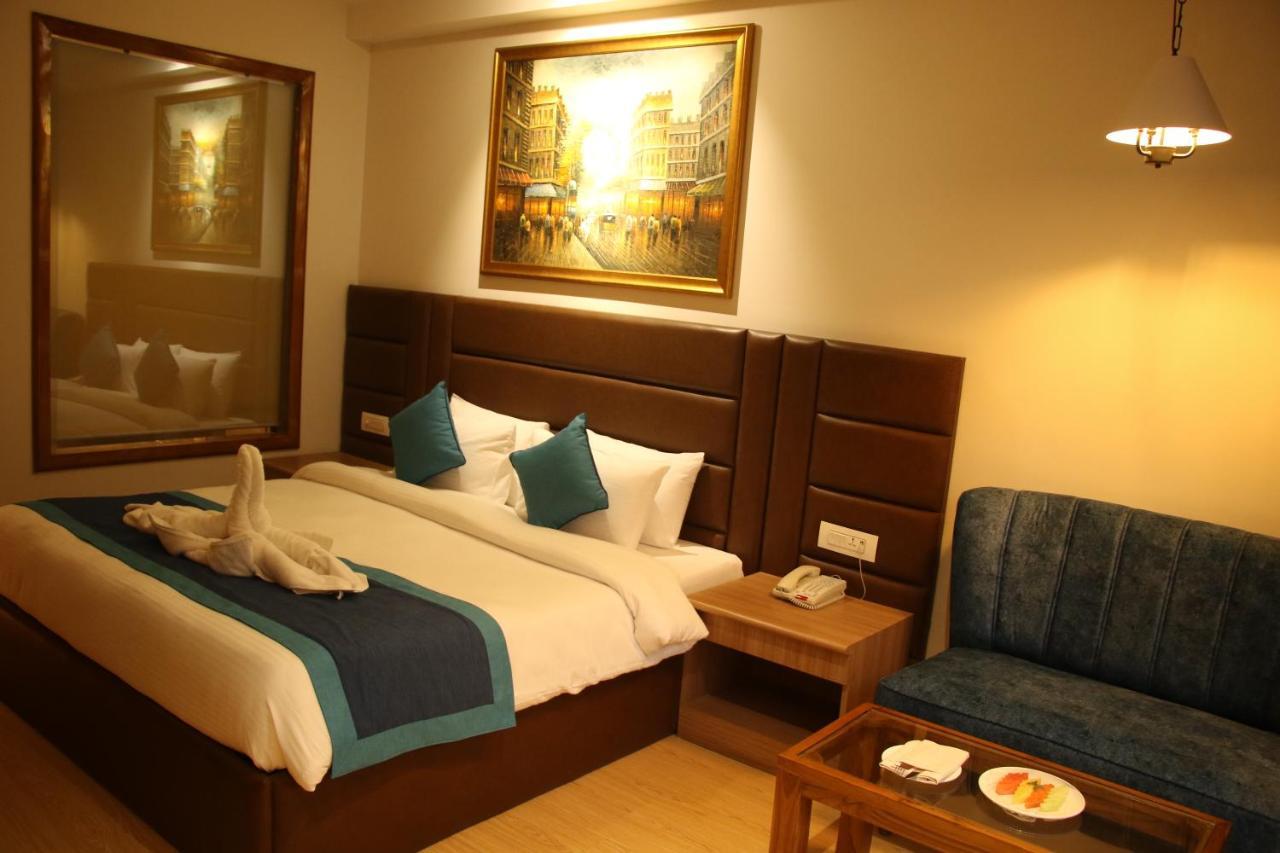 The Grand Arc Hotel & Convention Centre Shahjahanpur Eksteriør billede