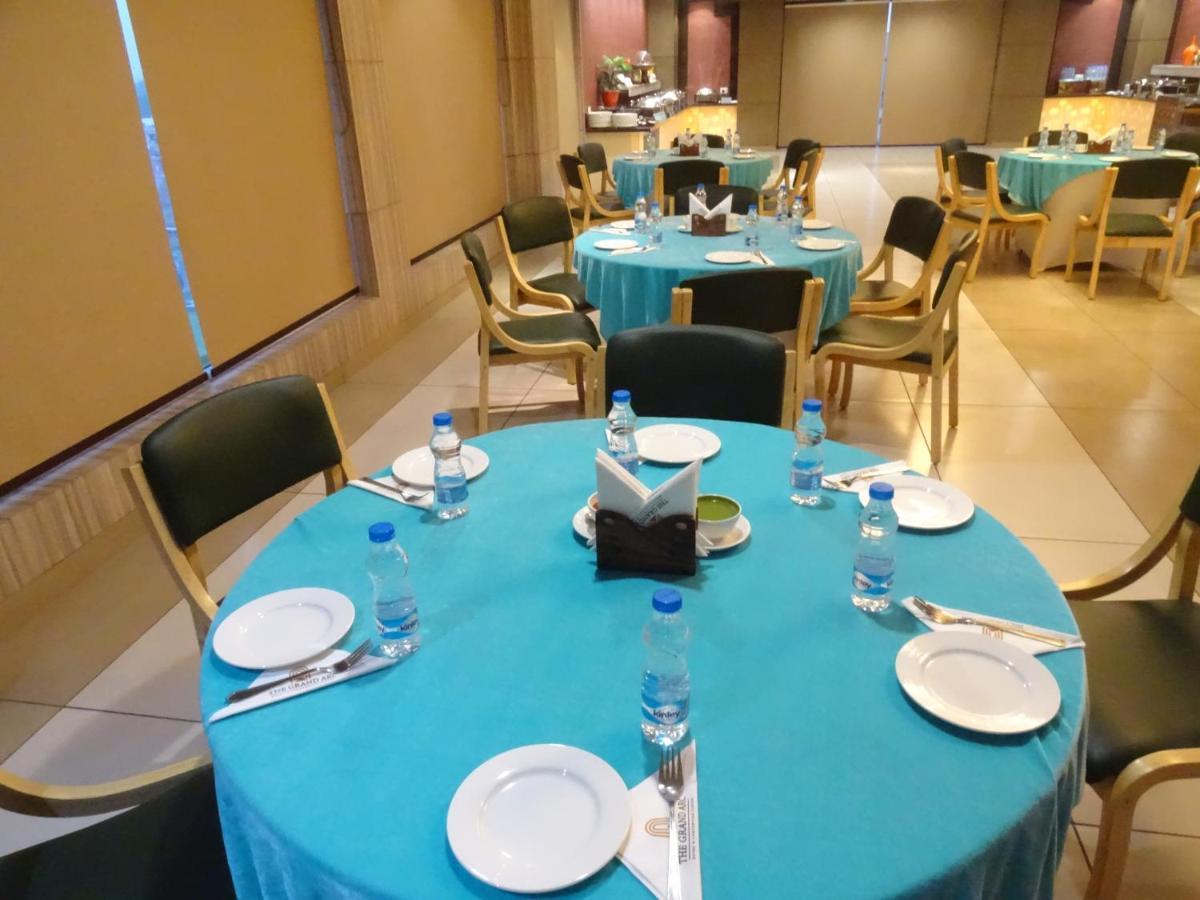 The Grand Arc Hotel & Convention Centre Shahjahanpur Eksteriør billede