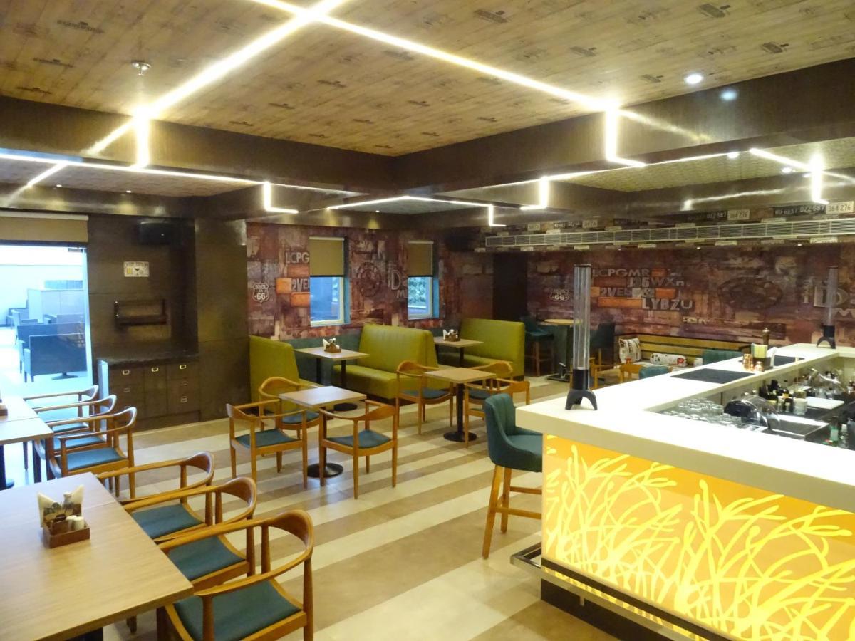 The Grand Arc Hotel & Convention Centre Shahjahanpur Eksteriør billede