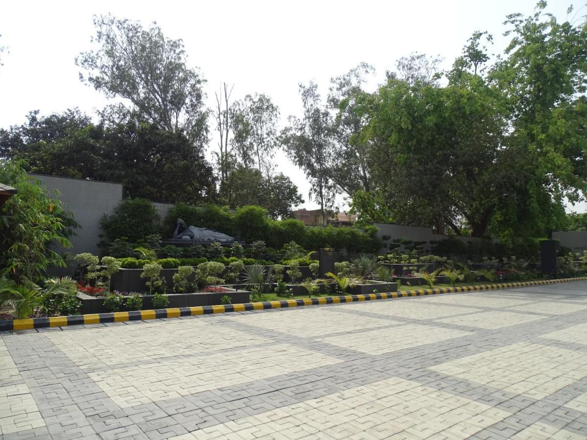 The Grand Arc Hotel & Convention Centre Shahjahanpur Eksteriør billede