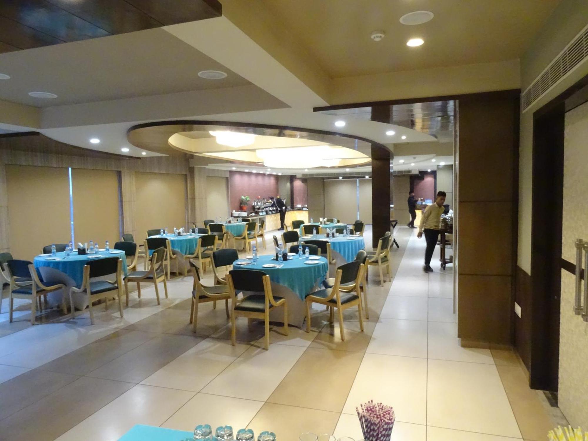 The Grand Arc Hotel & Convention Centre Shahjahanpur Eksteriør billede
