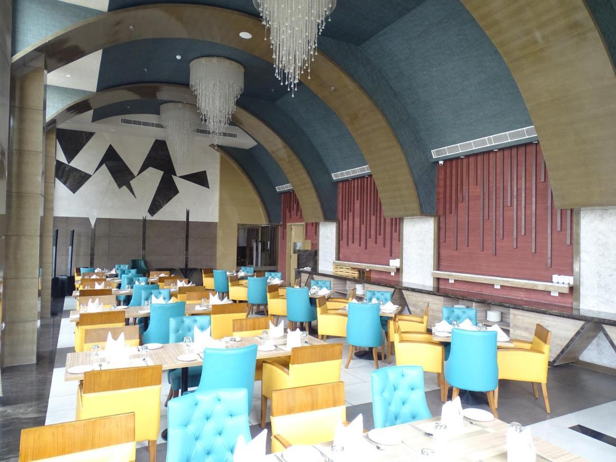 The Grand Arc Hotel & Convention Centre Shahjahanpur Eksteriør billede