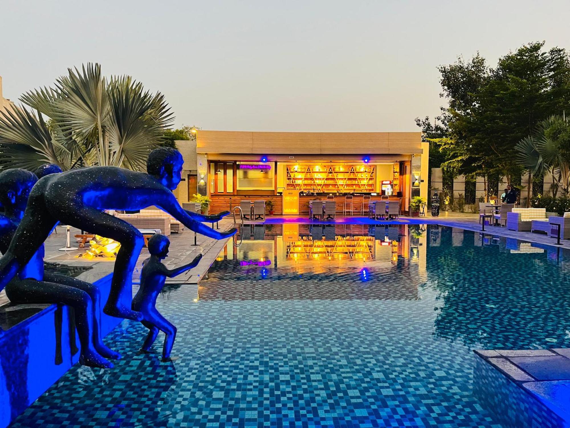 The Grand Arc Hotel & Convention Centre Shahjahanpur Eksteriør billede